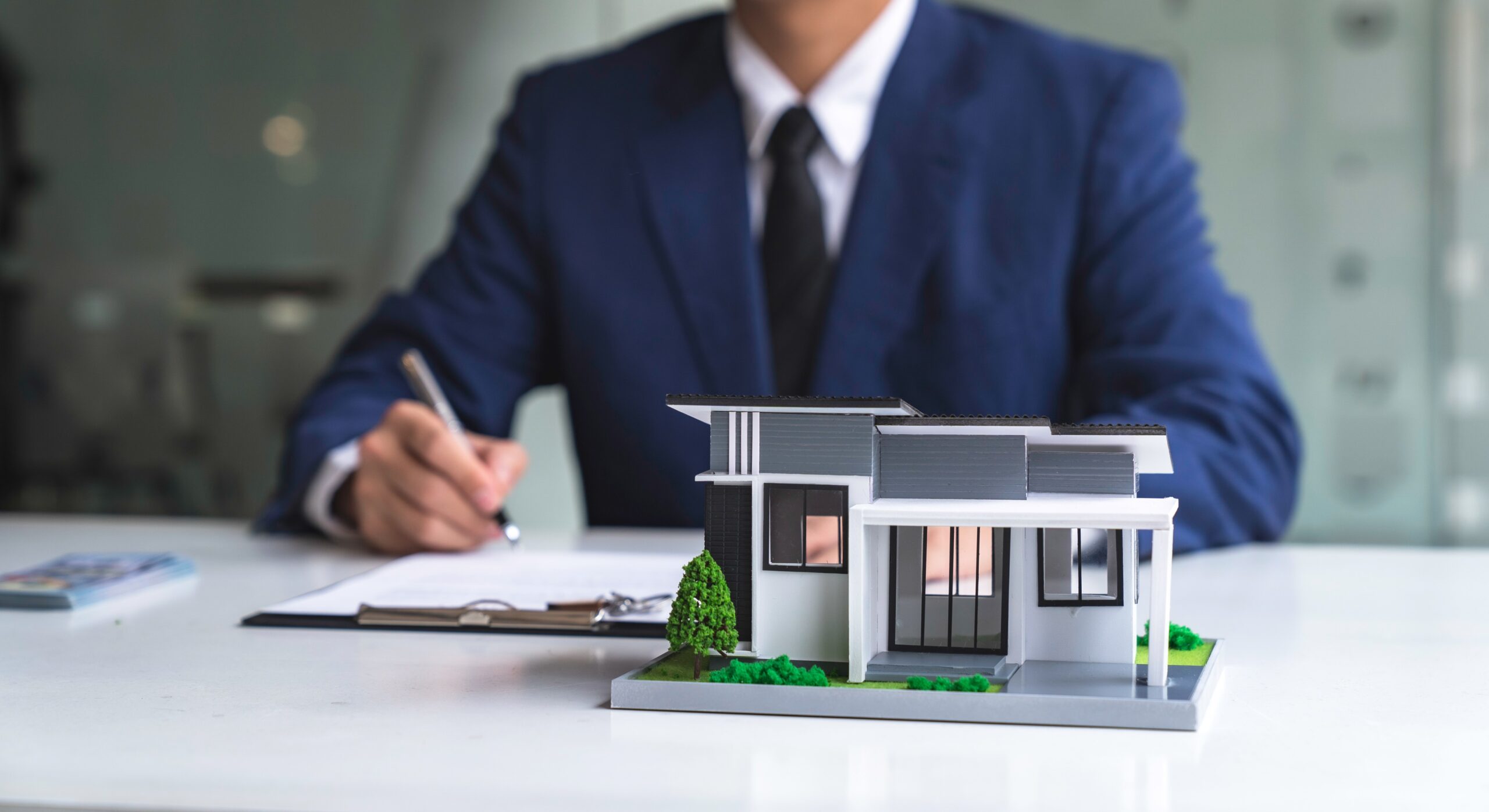 Real Estate Lawyer